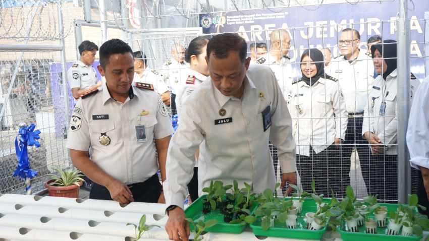 Dukung Ketahanan Pangan dan Kemandirian Warga Binaan: Lapas Kelas I Medan Resmikan Budidaya Hidroponik dan Ikan Air Tawar