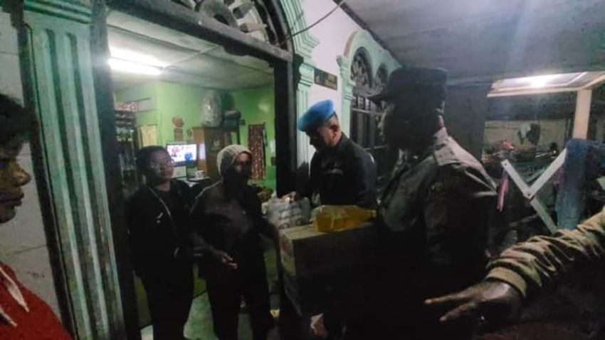 Polres Karo Salurkan Bantuan Sembako untuk Warga Terdampak Erupsi Gunung Sinabung di Desa Sukatepu