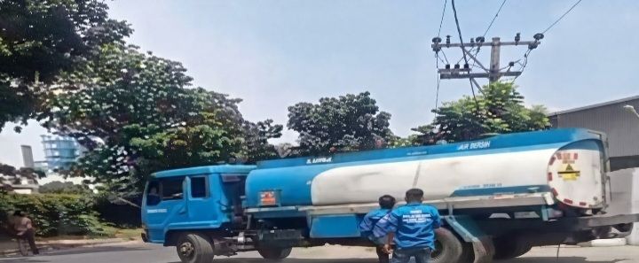 Mafia BBM Bersubsidi Beraksi di KIM: Truk Tangki Siluman Masuk PT Medan Tropical Canning Diduga Bekingan Oknum Aparat
