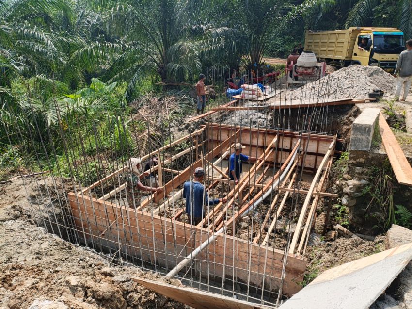 Kodim 0212/TS : Jembatan Simadihon Dibangun, Akses Warga di Dolok Sigompulon Segera Lebih Mudah