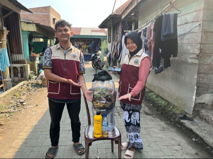 Ekoteologi dalam Aksi, Mahasiswa KKN UINSU Ajak Masyarakat Desa Gajah Kelola Sampah