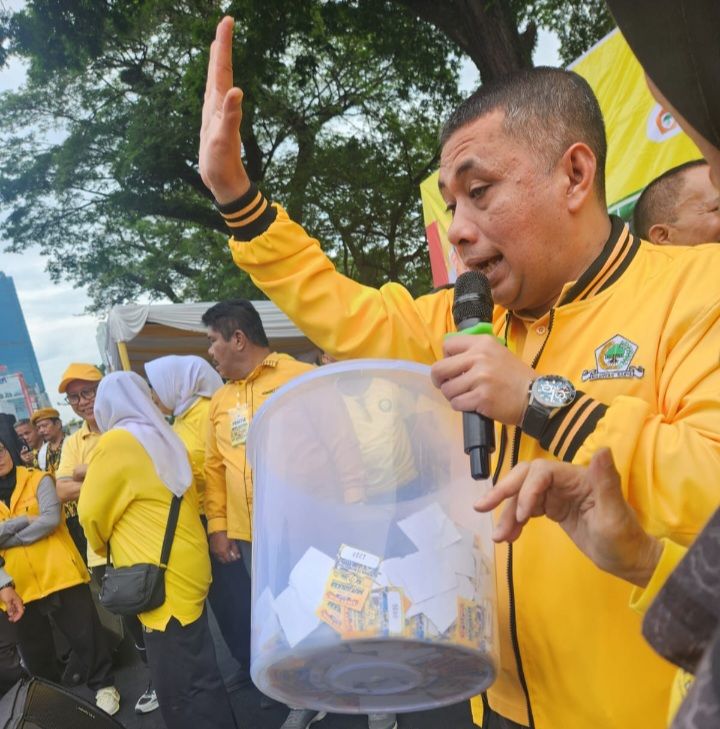 Ribuan Warga Padati Lapangan Merdeka, Puncak HUT ke-62 Golkar Sumut Berlangsung Semarak dan Penuh Hadiah